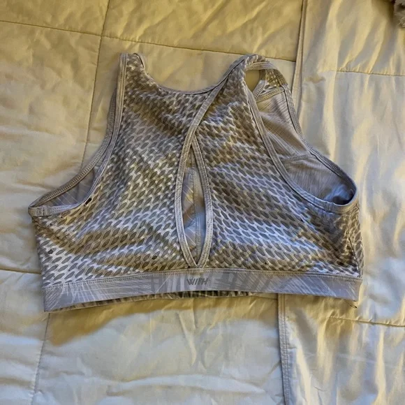 Peloton Sports Bra - Picture 3 of 4